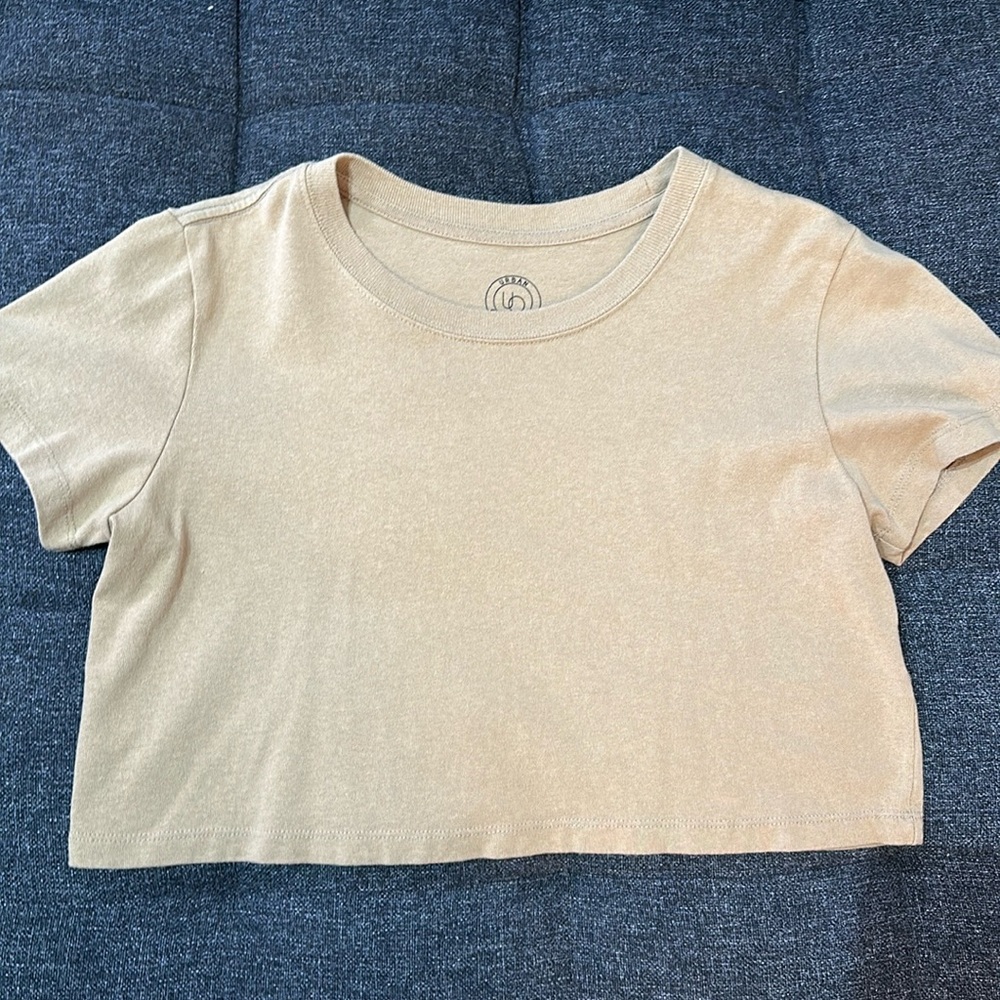 Urban Outfitters tan crop tee size S - unworn